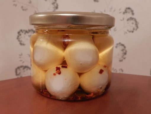 Сирні кульки з в'яленими томатами в маслі,сырные шарики